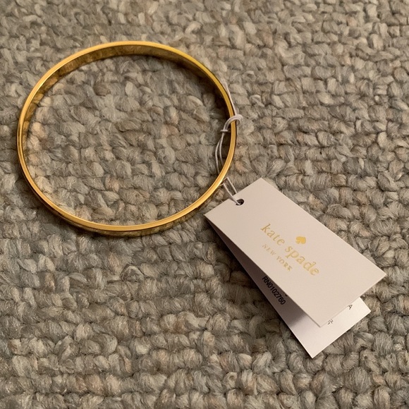 Brand new (NWT) Kate Spade New York Gold Bangle, slim, stackable. Heart of gold - Picture 3 of 5